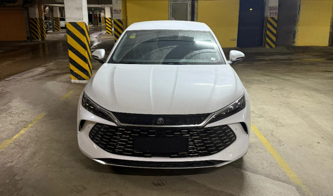 BYD Qin L DM-i 2025 года