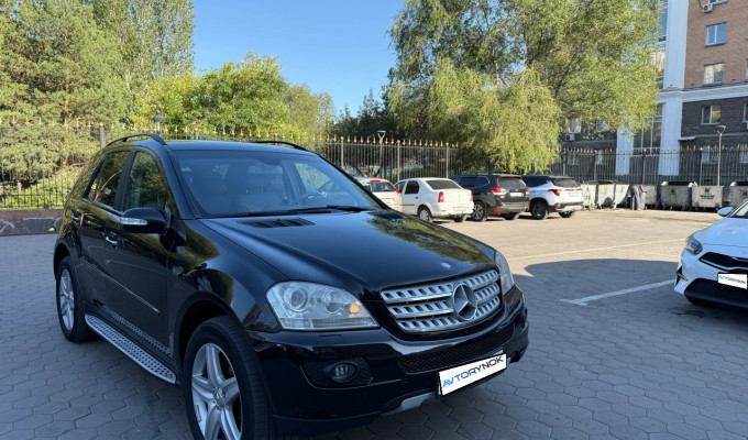 Mercedes-Benz ML-Класс 2007 года