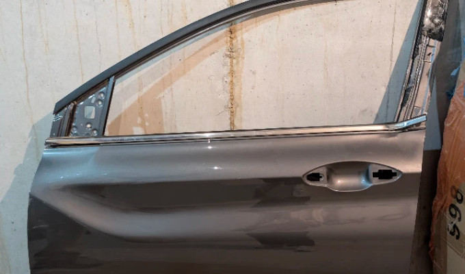 Продам переднюю левую дверь Geely Coolray 2024