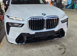 BMW X7 2023 года