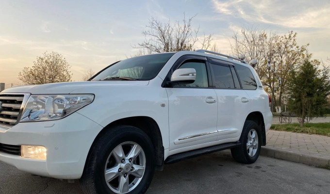 Toyota Land Cruiser 2011 года