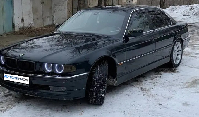BMW 7 серия 2000 года