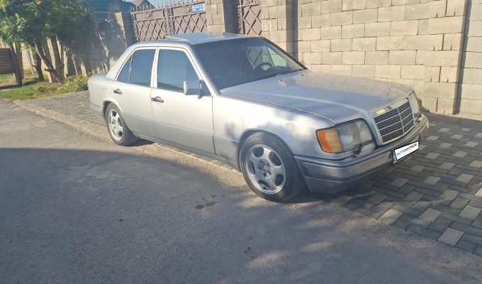 Mercedes-Benz E-Класс 1995 года