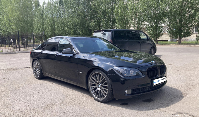 BMW 7 серия 2009 года
