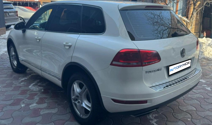 Volkswagen Touareg 2010 года