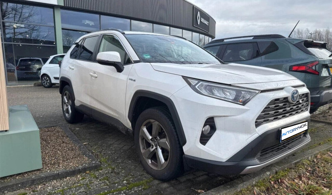 Toyota RAV4 2021 года