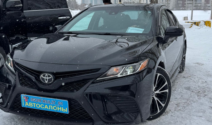 Toyota Camry 2019 года