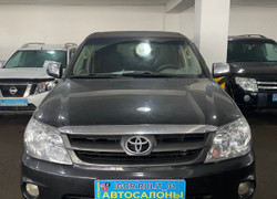 Toyota Fortuner 2005 года