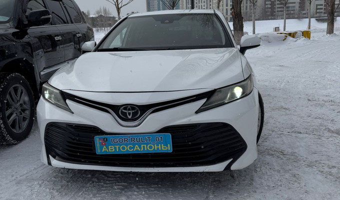 Toyota Camry 2020 года