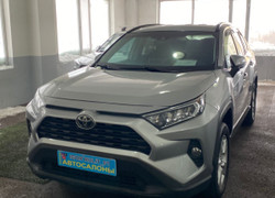 Toyota RAV4 2020 года