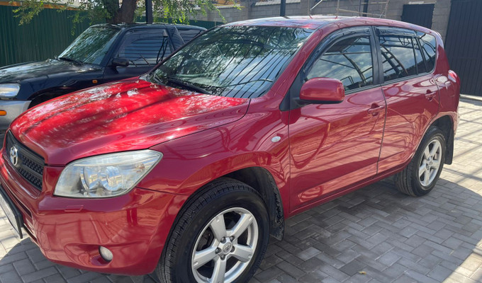 Toyota RAV4 2007 года