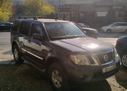 Nissan Pathfinder 2011 года
