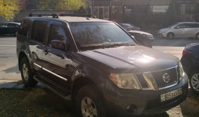 Nissan Pathfinder 2011 года