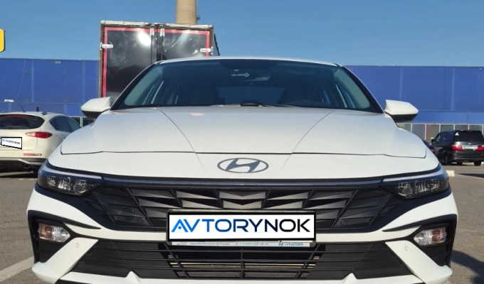 Hyundai Elantra 2024 года