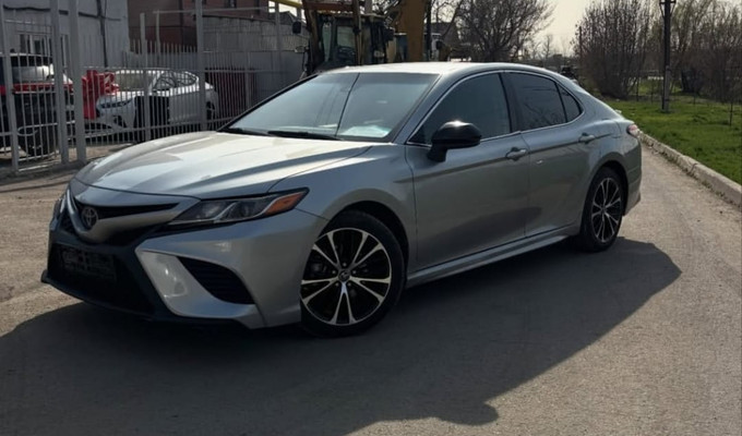 Toyota Camry 2019 года