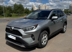 Toyota RAV4 2021 года