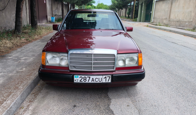 Mercedes-Benz E-Класс 1991 года