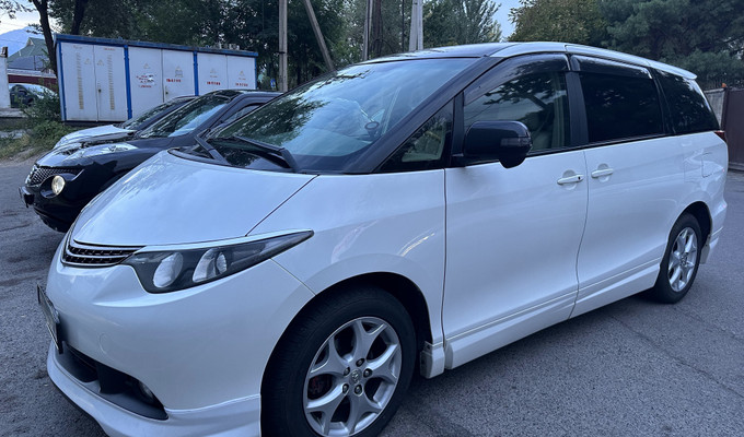 Toyota Estima 2006 года