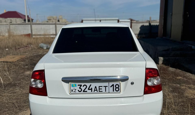 ВАЗ (Lada) Priora 2013 года