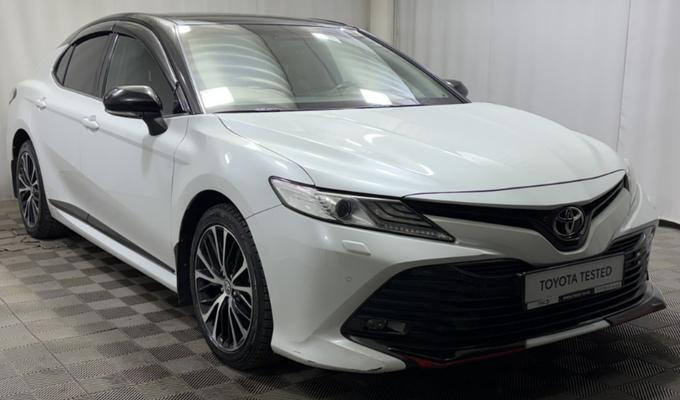 Toyota Camry 2020 года