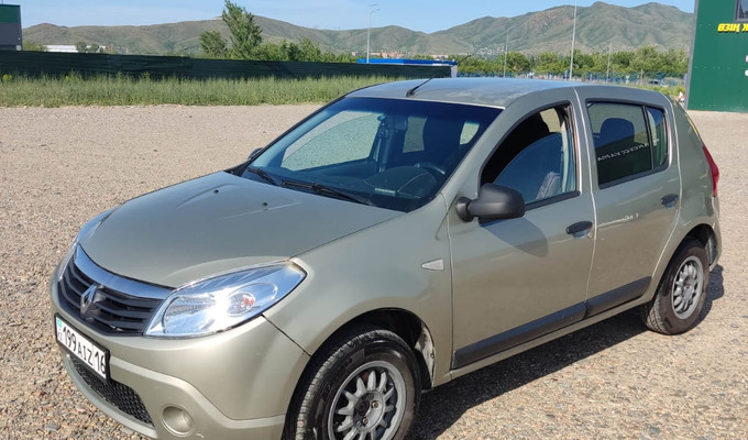 Renault Sandero 2013 года