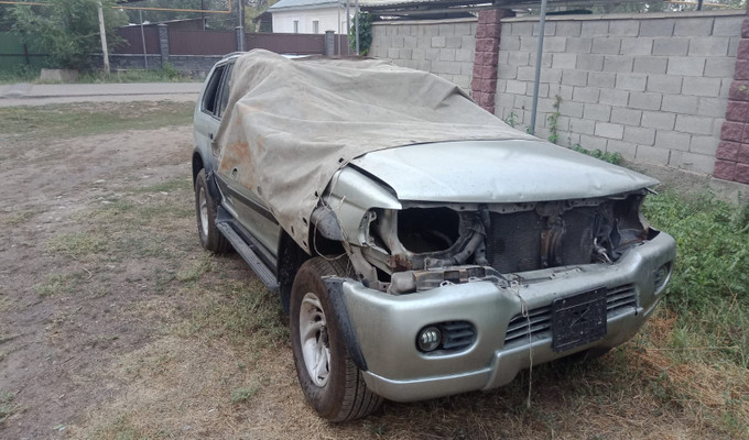 Mitsubishi Montero Sport 2000 года