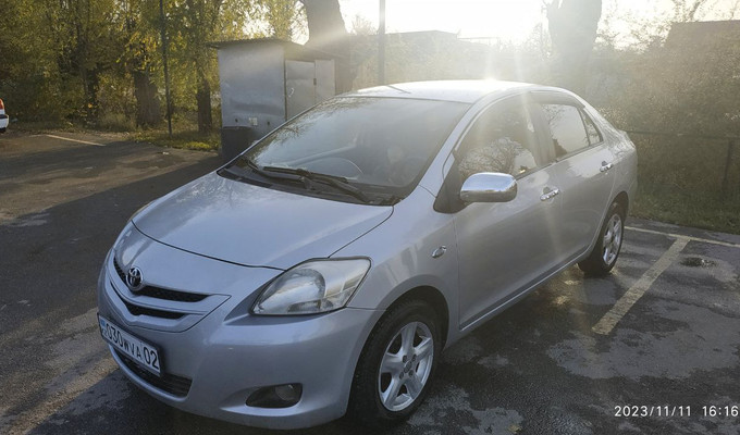 Toyota Yaris 2007 года