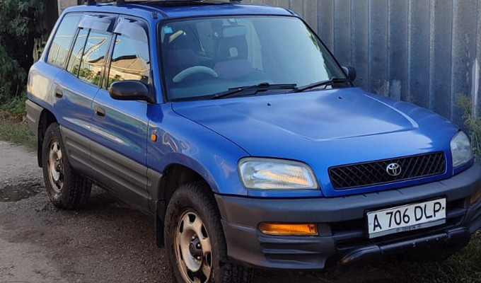 Toyota RAV4 1995 года