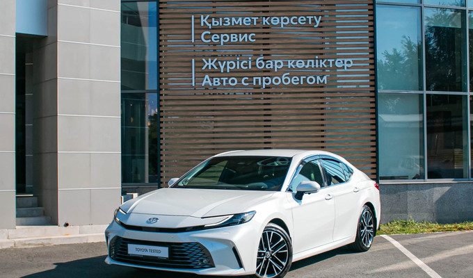 Toyota Camry 2025 года