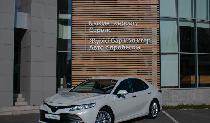 Toyota Camry 2021 года