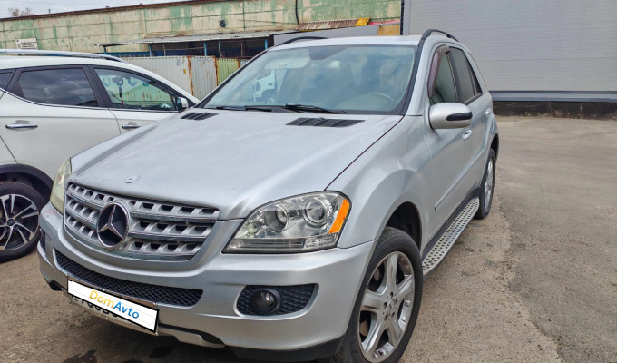 Mercedes-Benz ML-Класс 2006 года