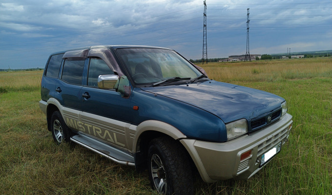 Nissan Mistral 1995 года