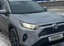 Toyota RAV4 2023 года