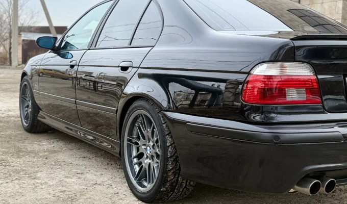 BMW 5 серия 2003 года