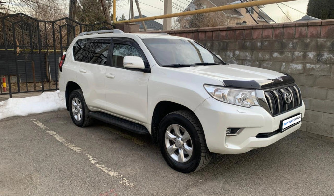 Toyota Land Cruiser Prado 2018 года