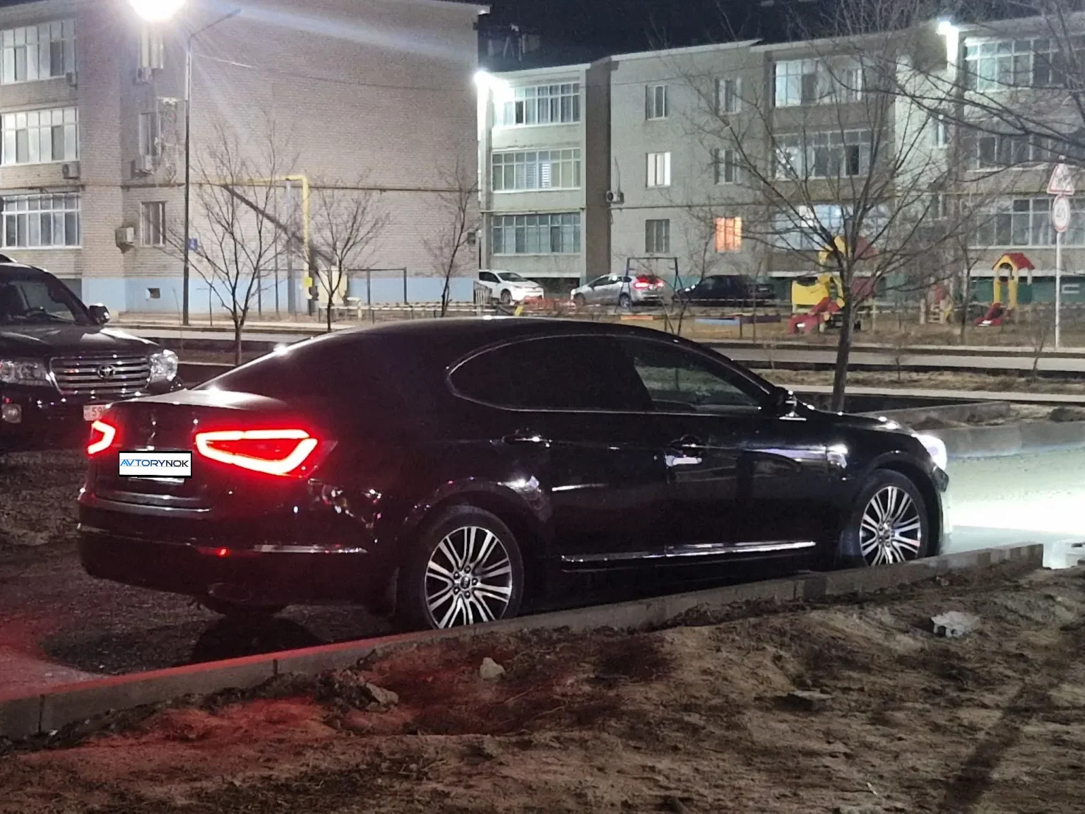 Kia Cadenza, 2013