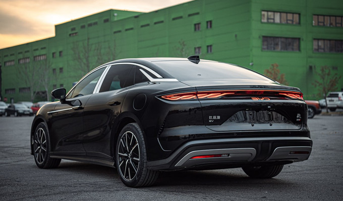 BYD Han 2025 года