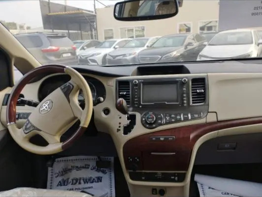 Toyota Sienna 2013 года