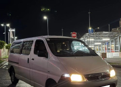 Toyota Hiace 2003 года