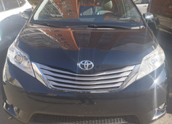 Toyota Sienna 2017 года