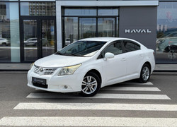Toyota Avensis 2010 года