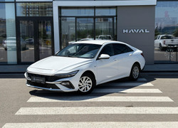 Hyundai Elantra 2024 года
