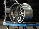  BMW R19 5x120 10-12J ET -10 / -15 ЦО 72,6 Center Gray + Polish lip