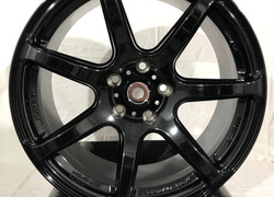SC1008 R18 8,5 ( 5x114,3 ) ET33 73,1 GLOSSY BLACK