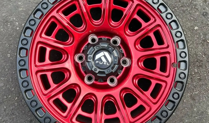  R17 9J 6x139,7 ET0 ЦО110 "red + black lip