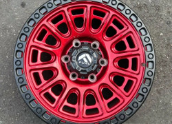 R17 9J 6x139,7 ET0 ЦО110 "red + black lip