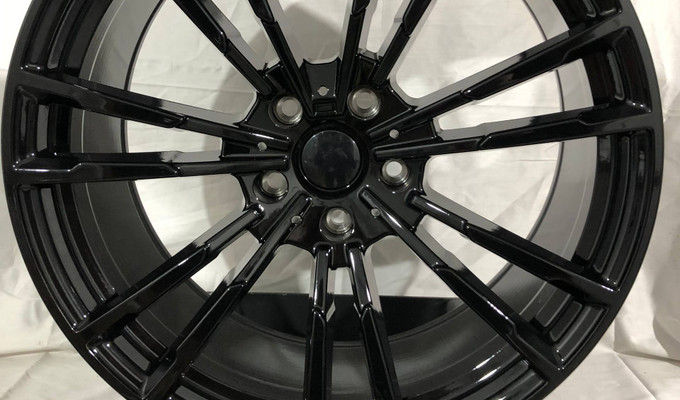   Разноширокие  BMW M5 R20  5x120  ЦО 72,6 Black