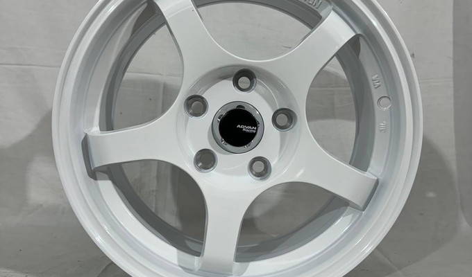  R17 7,5J ET35  / 5x114,3 (  ) 73,1 white