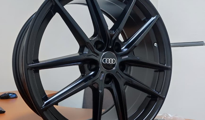  R18 8,5J 5x112 ET25 66,6 Satin Black