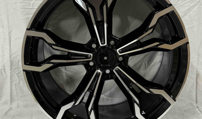 Разноширокие BMW R20 5x112 66,5 BLACK MACHINED FACE